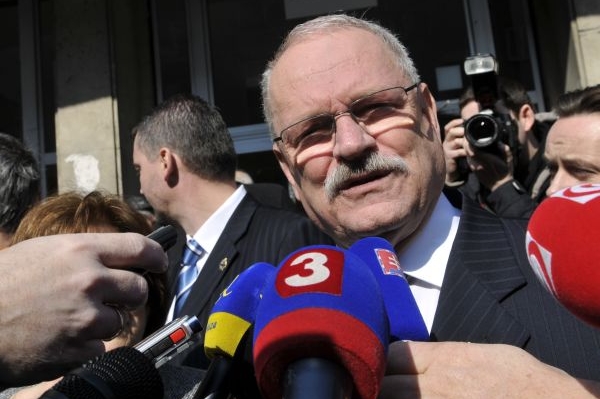 Prezident Gašparovič má po prvním kole menší náskok, než čekal.